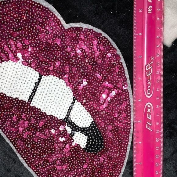 PATCHES - Picture 6 of 16